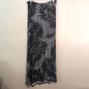 NWOT Black and White Tropical Print Maxi Skirt